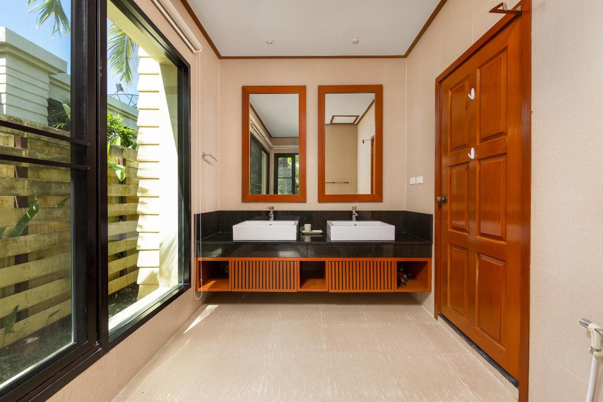 Baan Bua Estate By Tropiclook Villa Nai Harn ภายนอก รูปภาพ